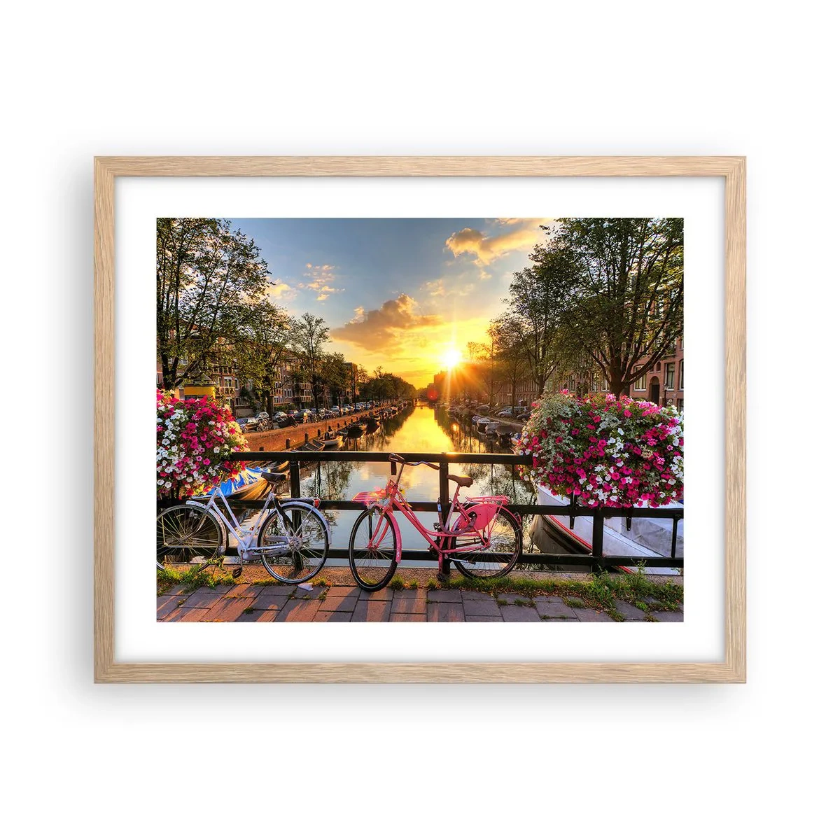 Plakat i ramme af lyst egetræ - Forårsmorgen i Amsterdam - 50x40 cm
