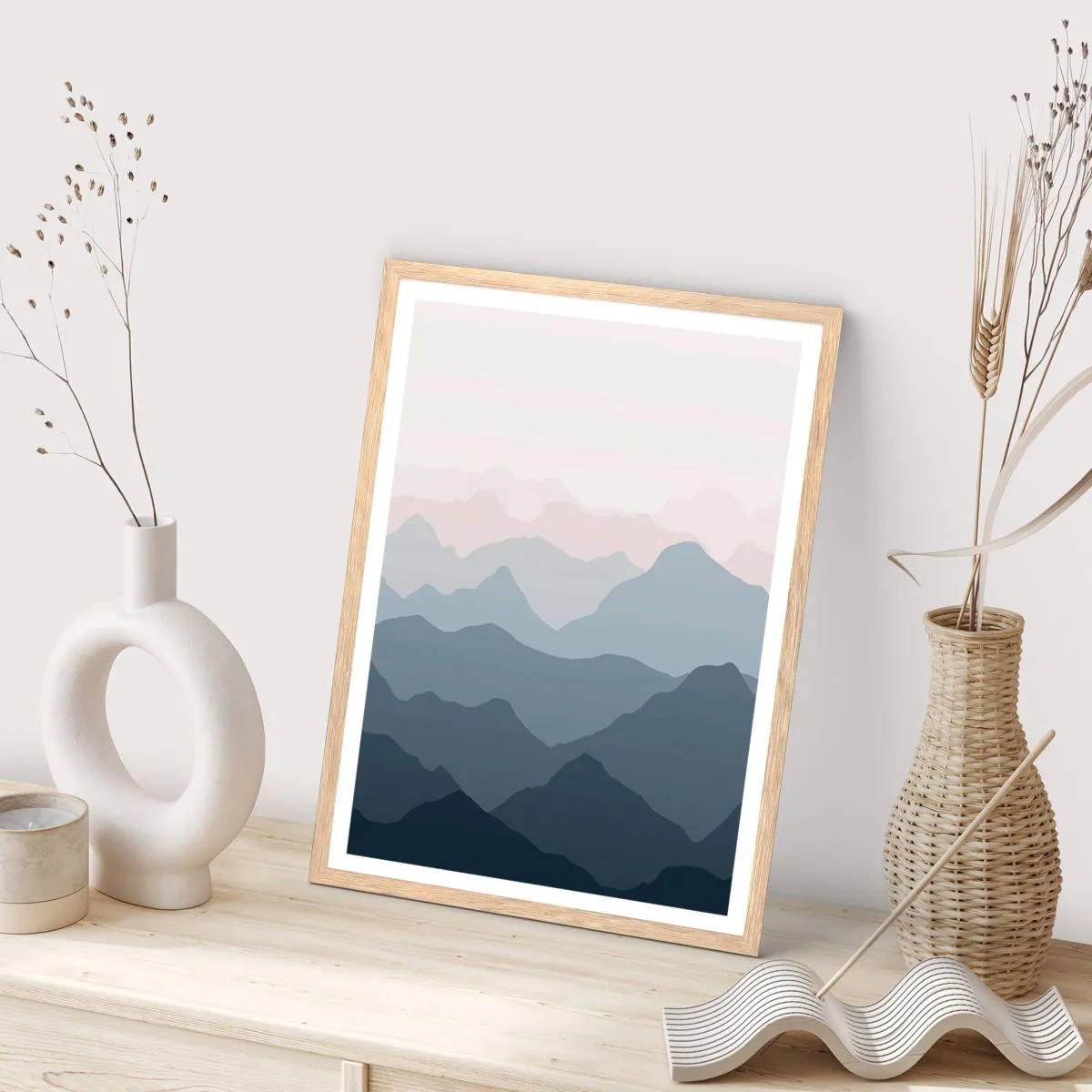 Plakat i ramme af lyst egetræ - Bølger af bjerge - 70x100 cm