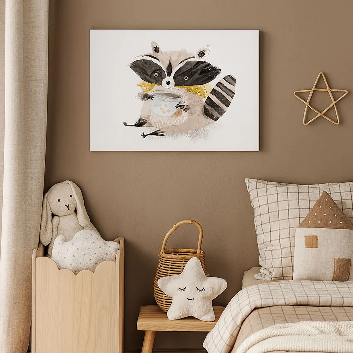 Lærredstryk - Billede på lærred - Yndig vaskebjørn holder et pastelfarvet krus - 70x50cm - Min ven vaskebjørnen - Moderne vægdekoration til stue og soveværelse ARTTOR