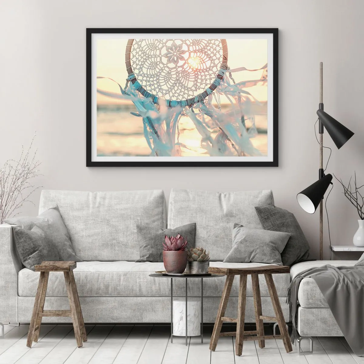 Plakat i sort ramme - Totem med blonder - 100x70 cm