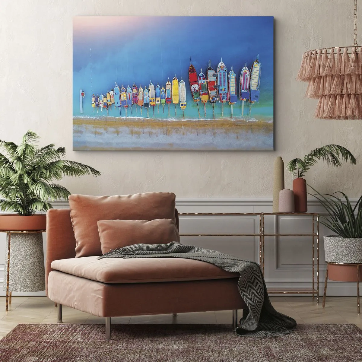 Lærredstryk - Billede på lærred - Farverige både opstillet på række på kysten - 70x50cm - Fra et fugleperspektiv - Moderne vægdekoration til stue og soveværelse ARTTOR
