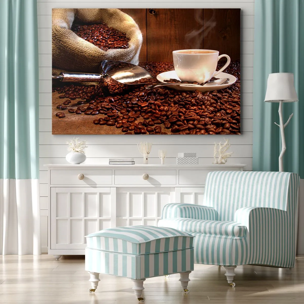 Lærredstryk - Billede på lærred - En kop kaffe med kaffebønner og en kornpose i baggrunden - 70x50cm - Kan du lugte det? - Moderne vægdekoration til stue og soveværelse ARTTOR
