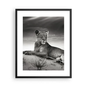 Plakat i sort ramme - Resten af ørkendronningen - 40x50 cm