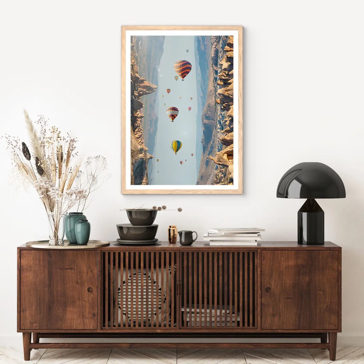 Plakat i ramme af lyst egetræ - Alt er muligt her - 50x70 cm