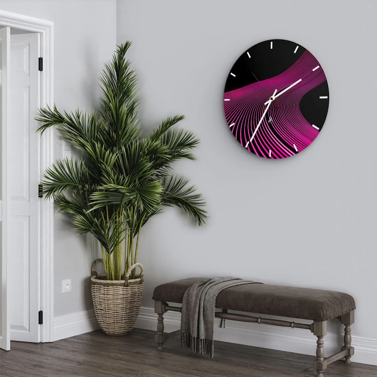 Vægur, Uret - Lilla linjer på en sort baggrund i en futuristisk komposition - 30x30cm - En allé af lys - Moderne vægdekoration til stue, køkken og soveværelse ARTTOR
