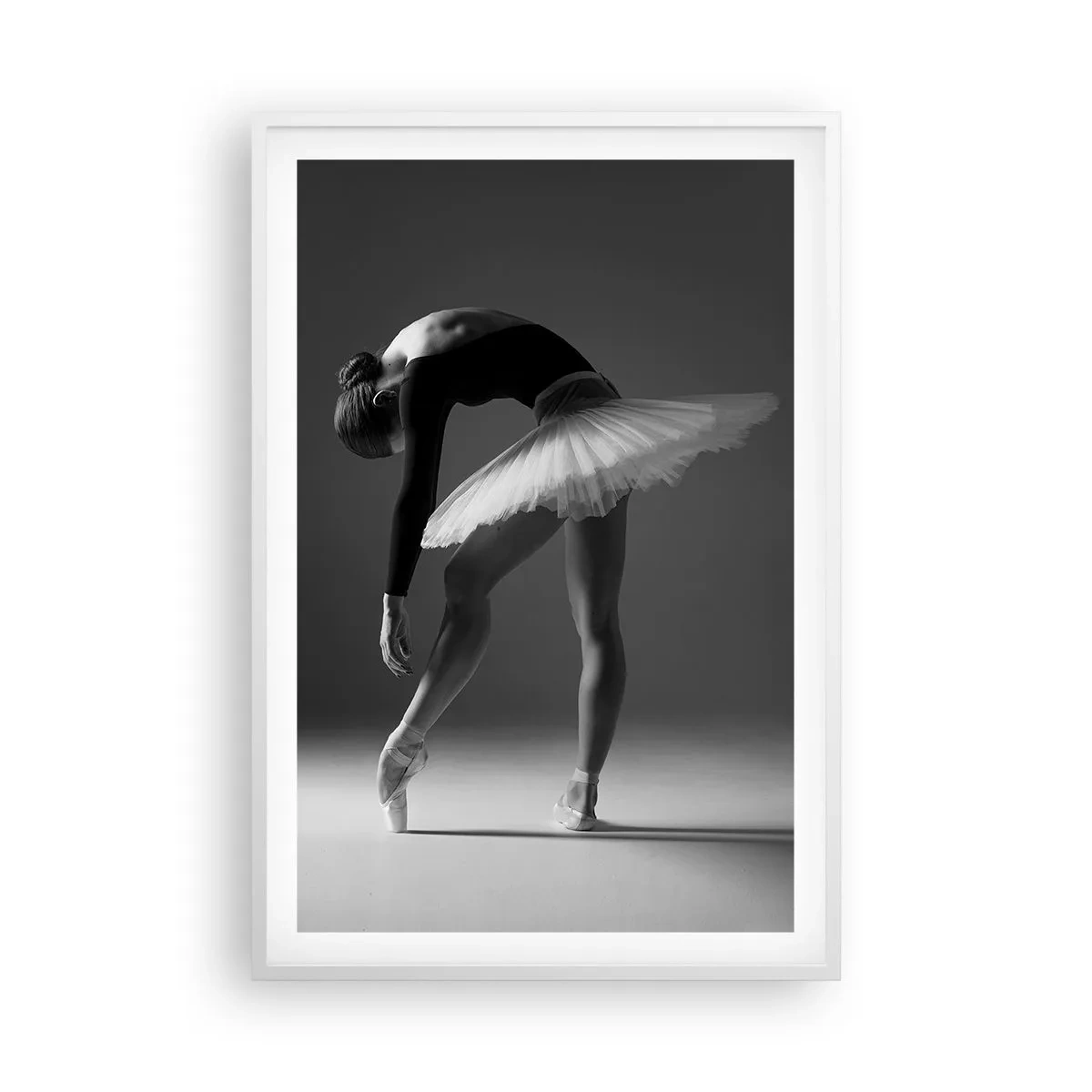 Plakat i hvid ramme - Bella balerina - 61x91 cm