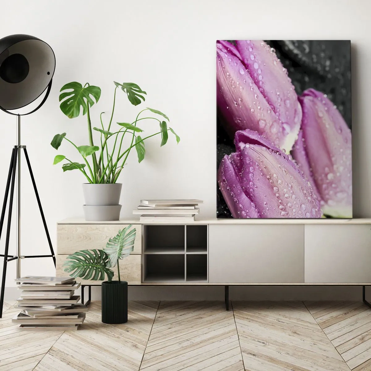Lærredstryk - Billede på lærred - Lilla tre på sort sten - 50x70 cm