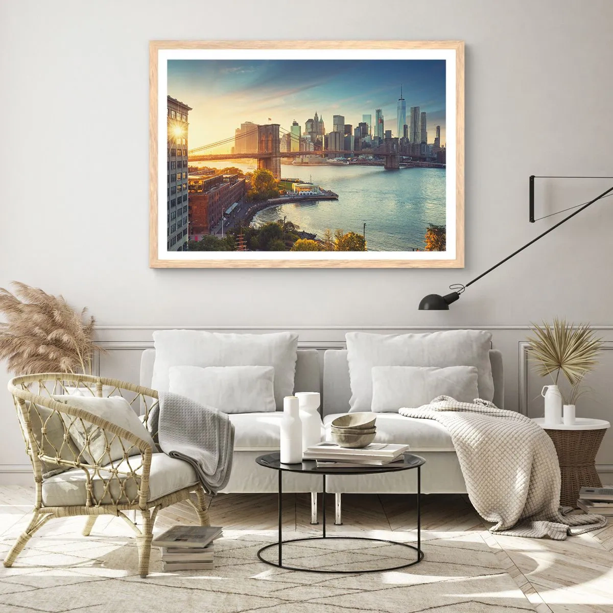 Plakat i ramme af lyst egetræ - Den store bys daggry - 70x50 cm