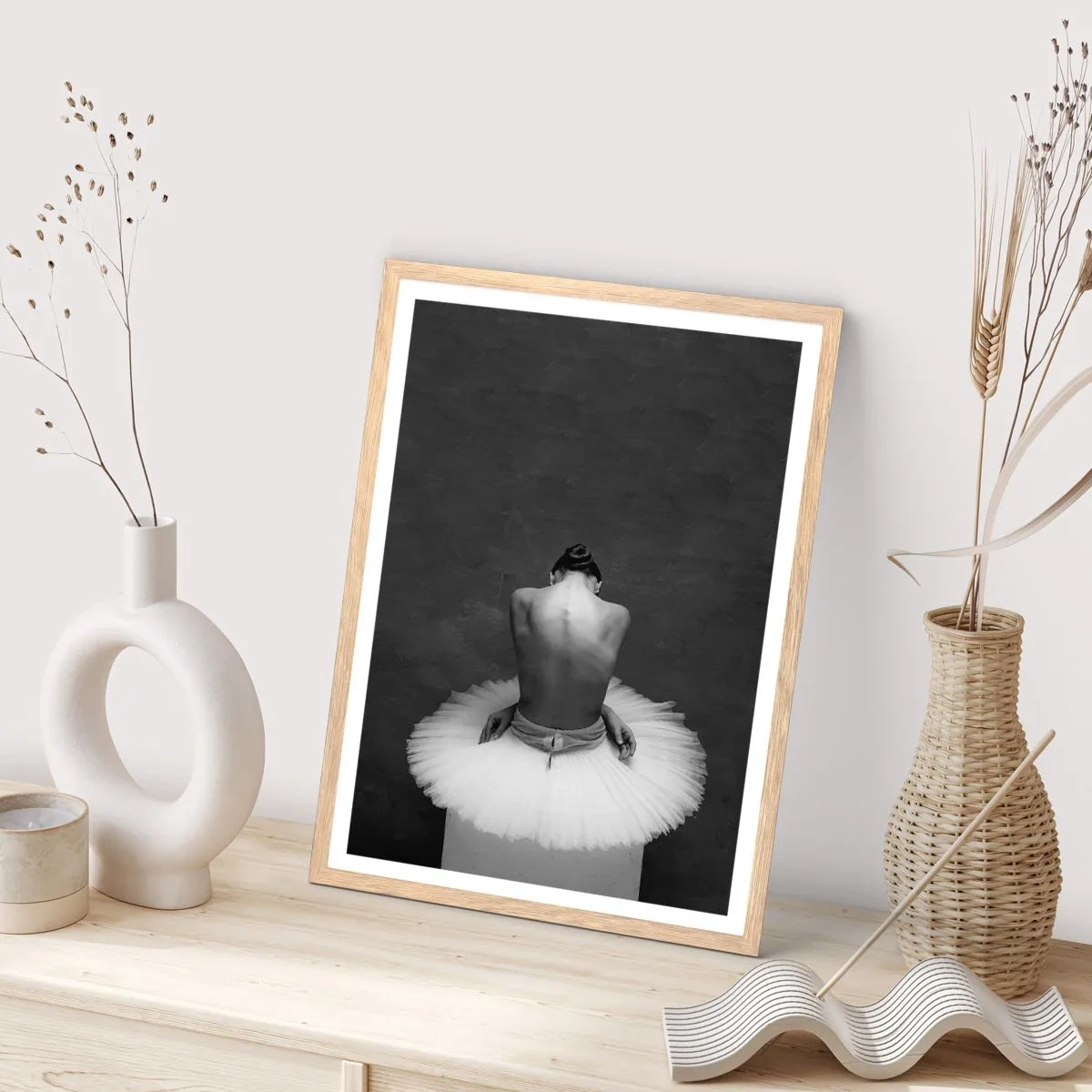 Plakat i ramme af lyst egetræ - Blomstrer nu - 30x40 cm