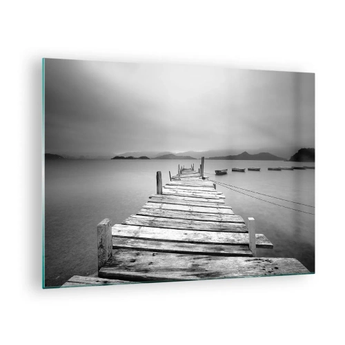 Billede på glas - Træbro over en rolig sø i sort-hvid - 70x50cm - Ud over bjergene, hinsides havene - Moderne vægdekoration til stue og soveværelse ARTTOR