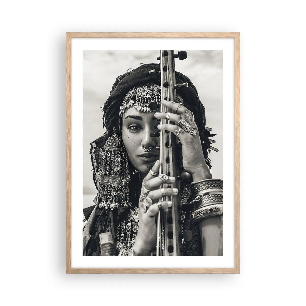 Plakat i ramme af lyst egetræ - Selve den orientalske musik - 50x70 cm
