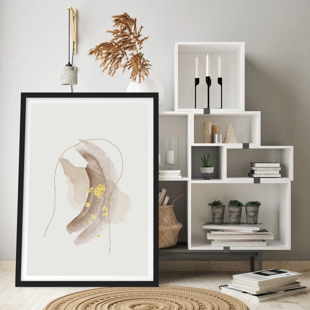 Plakat i sort ramme - Et abstrakt mønster i beige med fine gulddetaljer. - 50x70cm - Mødt i rummet - Moderne vægdekoration til stue og soveværelse ARTTOR