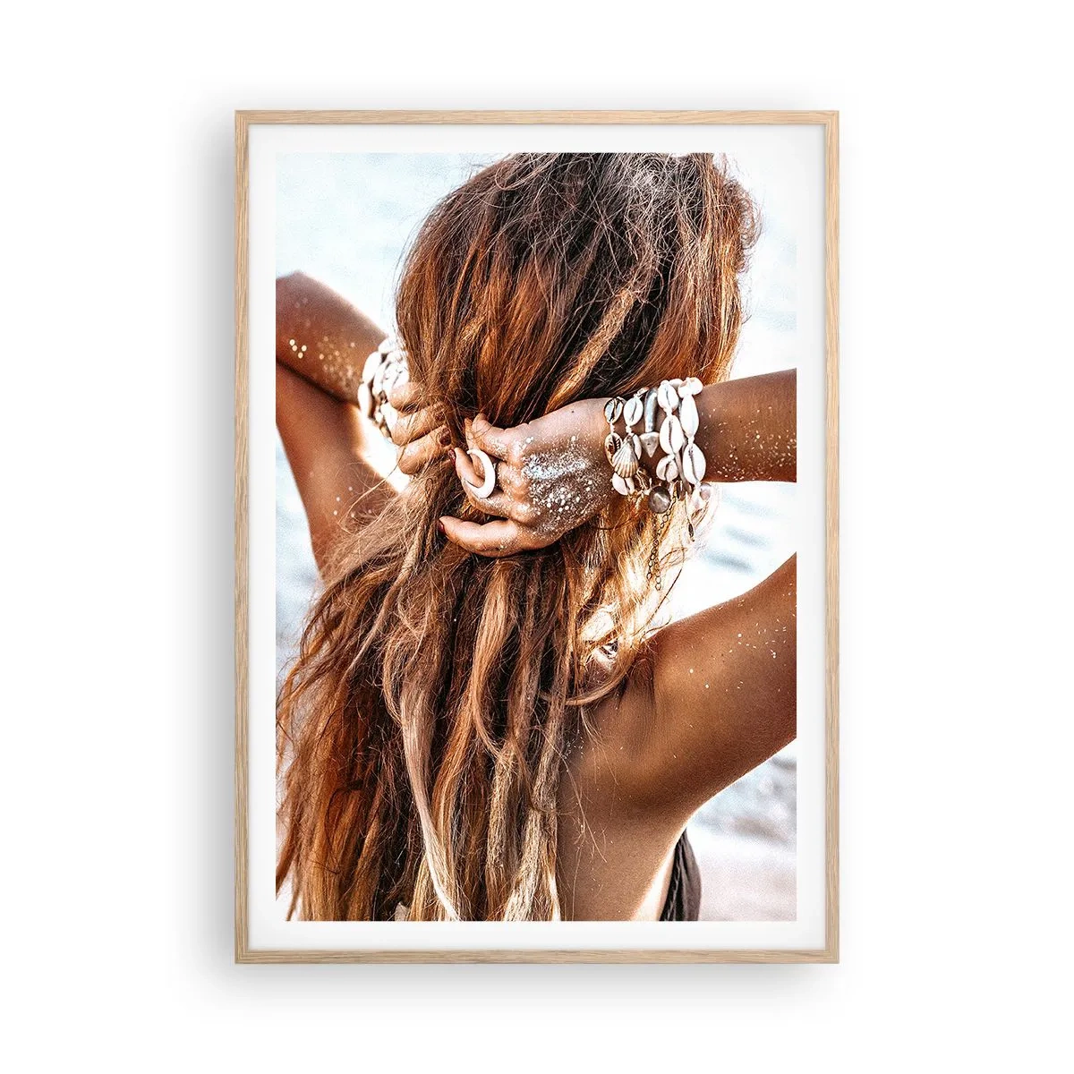 Plakat i ramme af lyst egetræ - Søster af vand og solskin - 70x100 cm
