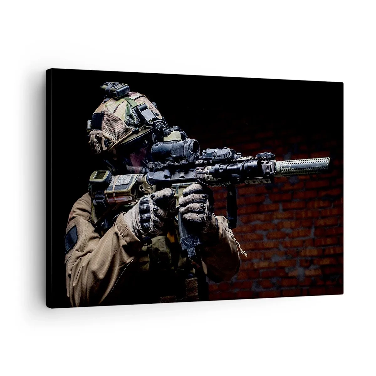 Lærredstryk - Billede på lærred - En soldat i fuldt udstyr med en riffel - 70x50cm - Dødeligt effektiv - Moderne vægdekoration til stue og soveværelse ARTTOR