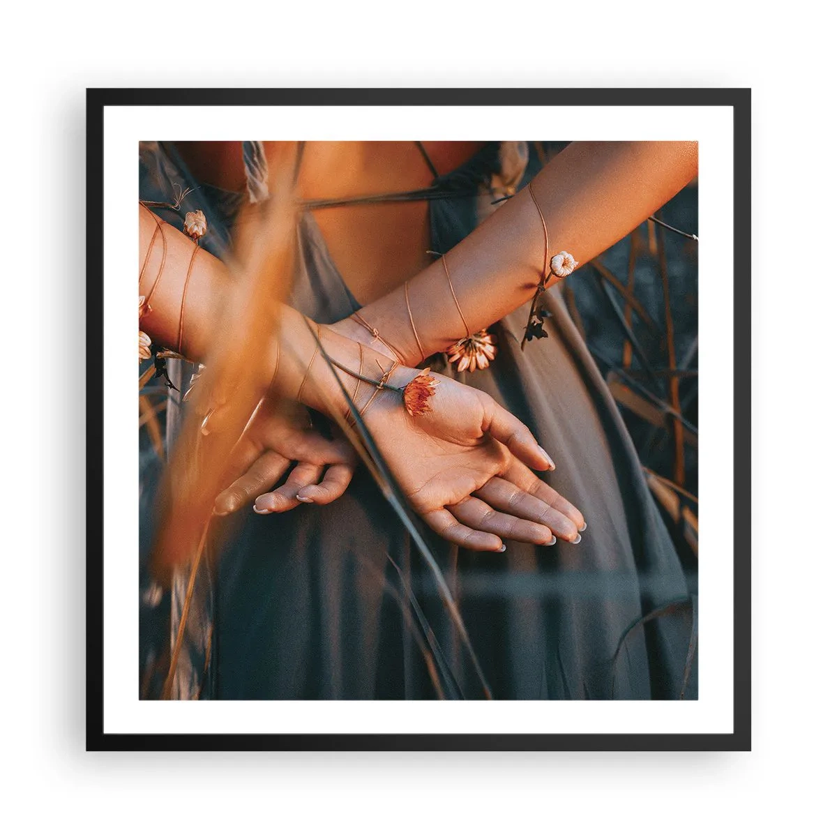 Plakat i sort ramme - Forbundet med naturen - 60x60 cm