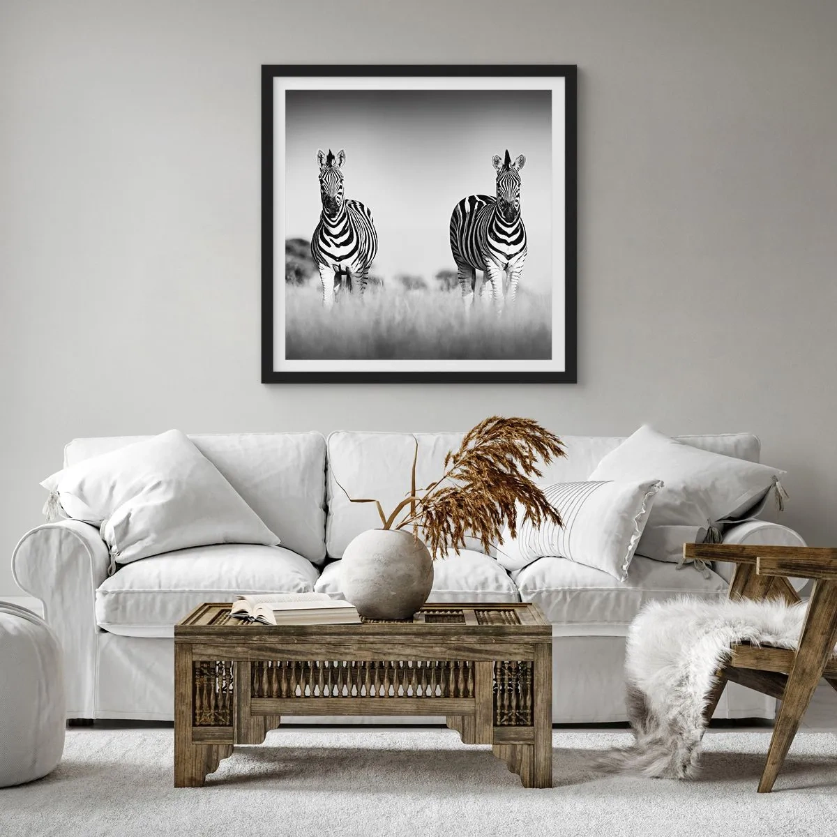 Plakat i sort ramme - Og alligevel er verden sort og hvid - 50x50 cm