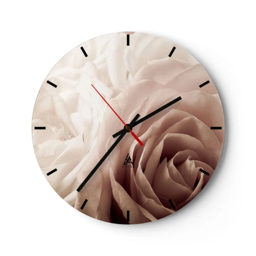 Vægur, Uret - Et nærbillede af sarte rosenblade i nuancer af beige og lyserød. - 30x30cm - I rosens hjerte - Moderne vægdekoration til stue, køkken og soveværelse ARTTOR