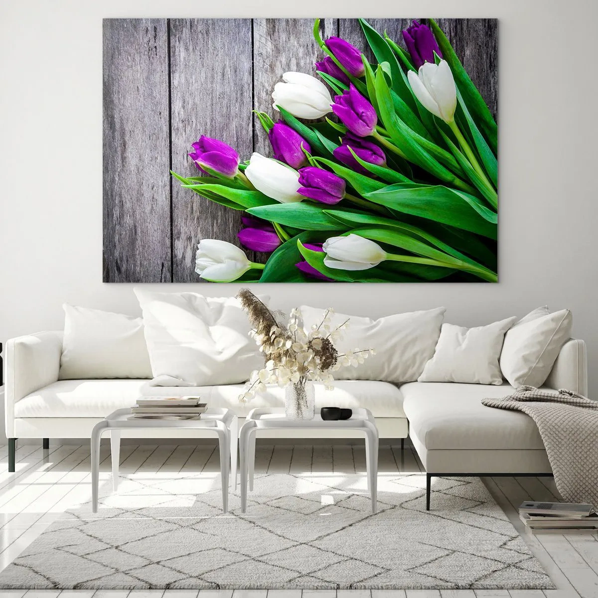 Billede på glas - En buket lilla og hvide tulipaner på en træbaggrund - 70x50cm - På dagen for forårsfesten - Moderne vægdekoration til stue og soveværelse ARTTOR