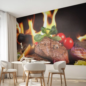 Fototapet Standard Eco - Grillet bøf med grøntsager mod flammer som baggrund - 100x70cm - Fremkaldt med varme - Moderne vægdekoration til stue og soveværelse ARTTOR