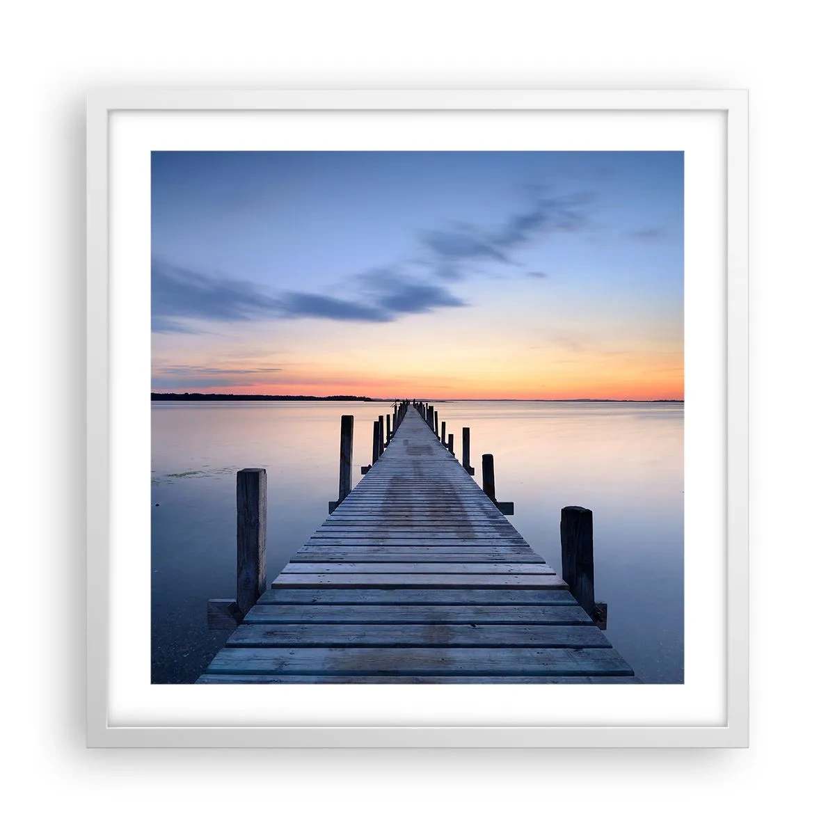 Plakat i hvid ramme - Den rolige skumringstid - 50x50 cm