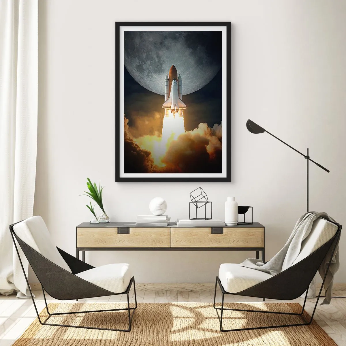 Plakat i sort ramme - Rumfærgeopsendelse med månen i baggrunden - 50x70cm - Begyndelsen på et overjordisk eventyr - Moderne vægdekoration til stue og soveværelse ARTTOR