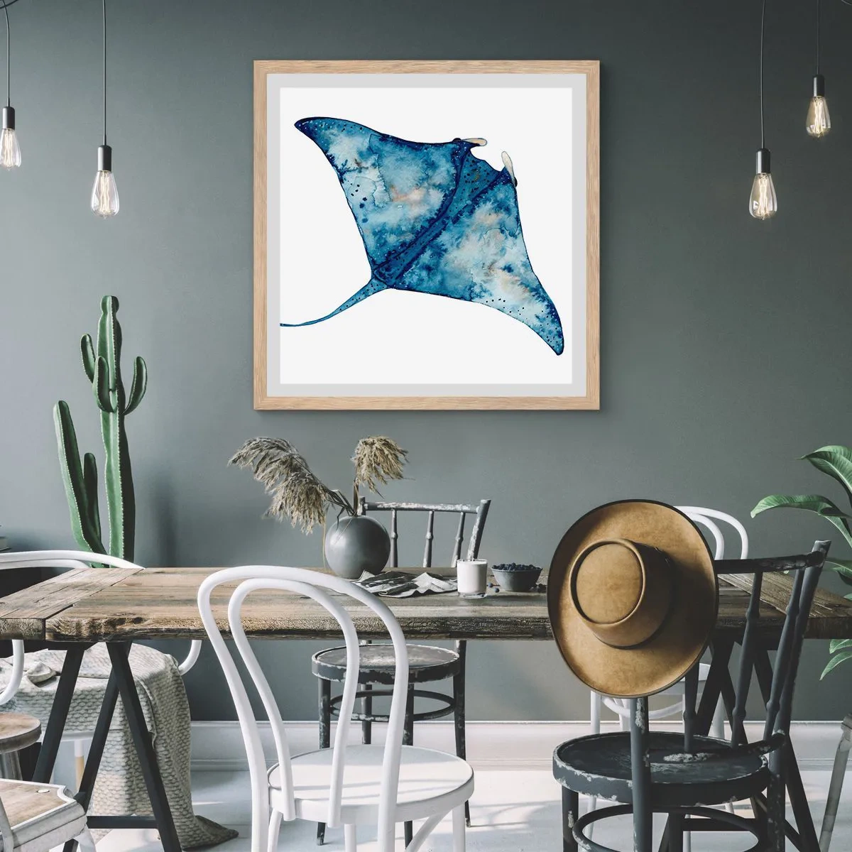 Plakat i ramme af lyst egetræ - Liv i blåt - 50x50 cm