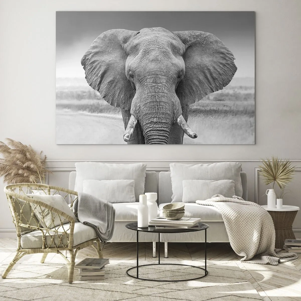 Billede på glas - Sort-hvidt portræt af en elefant på savannen - 70x50cm - Velkommen til min verden - Moderne vægdekoration til stue og soveværelse ARTTOR