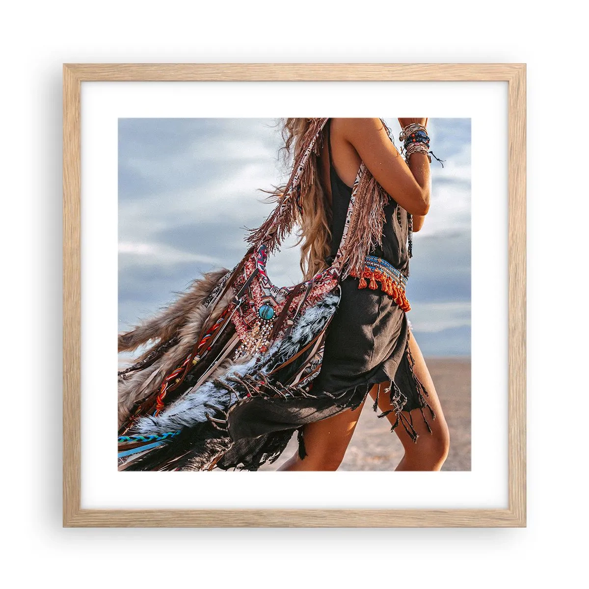 Plakat i ramme af lyst egetræ - Shamanens pige - 40x40 cm