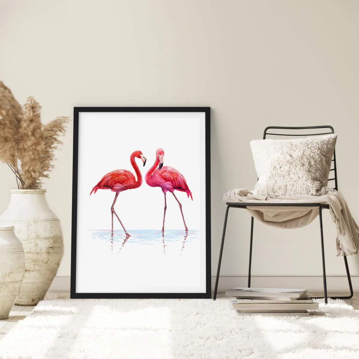 Plakat i sort ramme - To flamingoer på en hvid baggrund med refleksion i vandet - 50x70cm - Lyserødt randez-vous - Moderne vægdekoration til stue og soveværelse ARTTOR