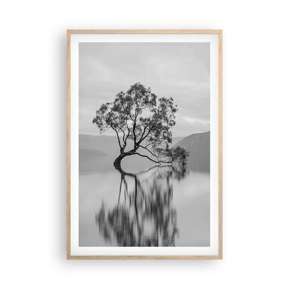 Plakat i ramme af lyst egetræ - Der findes et land - 61x91 cm