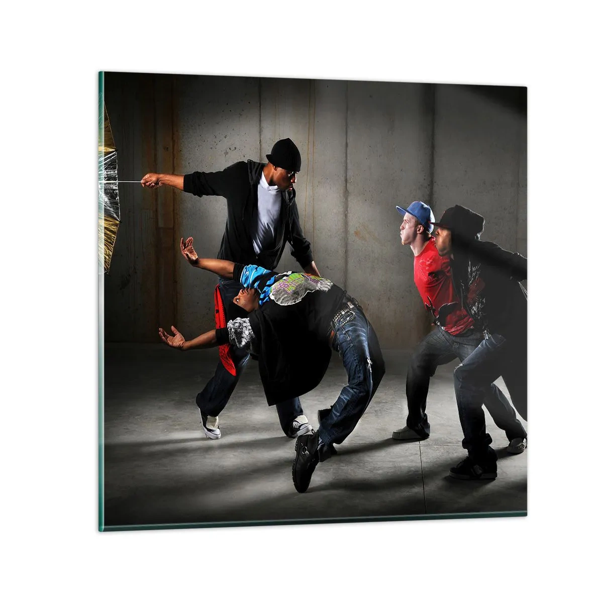 Billede på glas - Danser med vinden på gaden - 40x40 cm