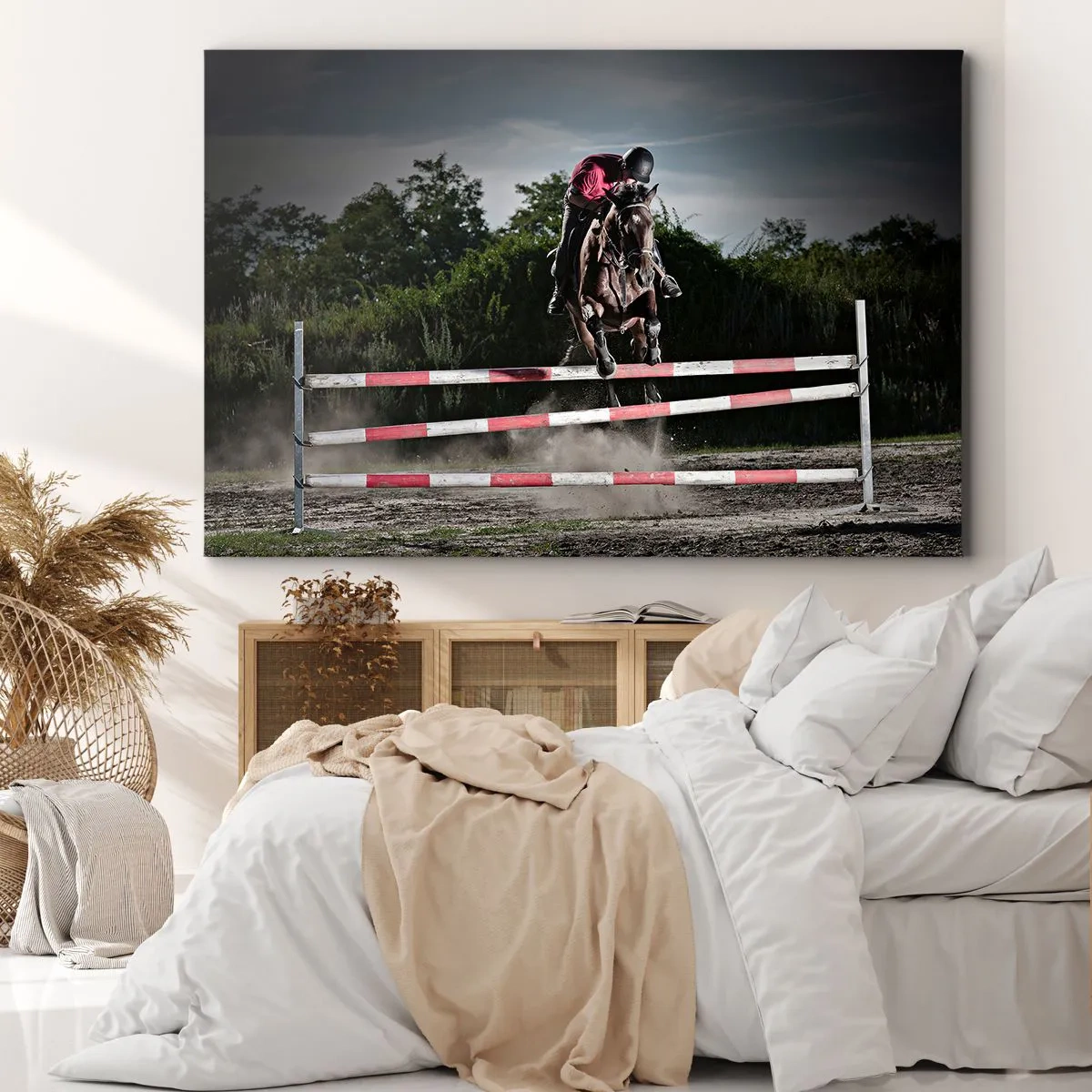 Lærredstryk - Billede på lærred - En rytter på en hest, der hopper over en forhindring på en væddeløbsbane - 70x50cm - Sammen om sejren - Moderne vægdekoration til stue og soveværelse ARTTOR