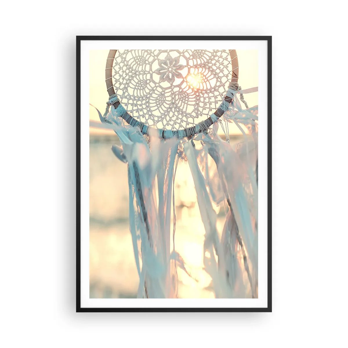 Plakat i sort ramme - Totem med blonder - 70x100 cm