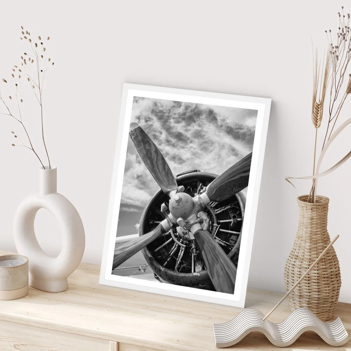 Plakat i hvid ramme - Himmelens erobrer - 70x100 cm