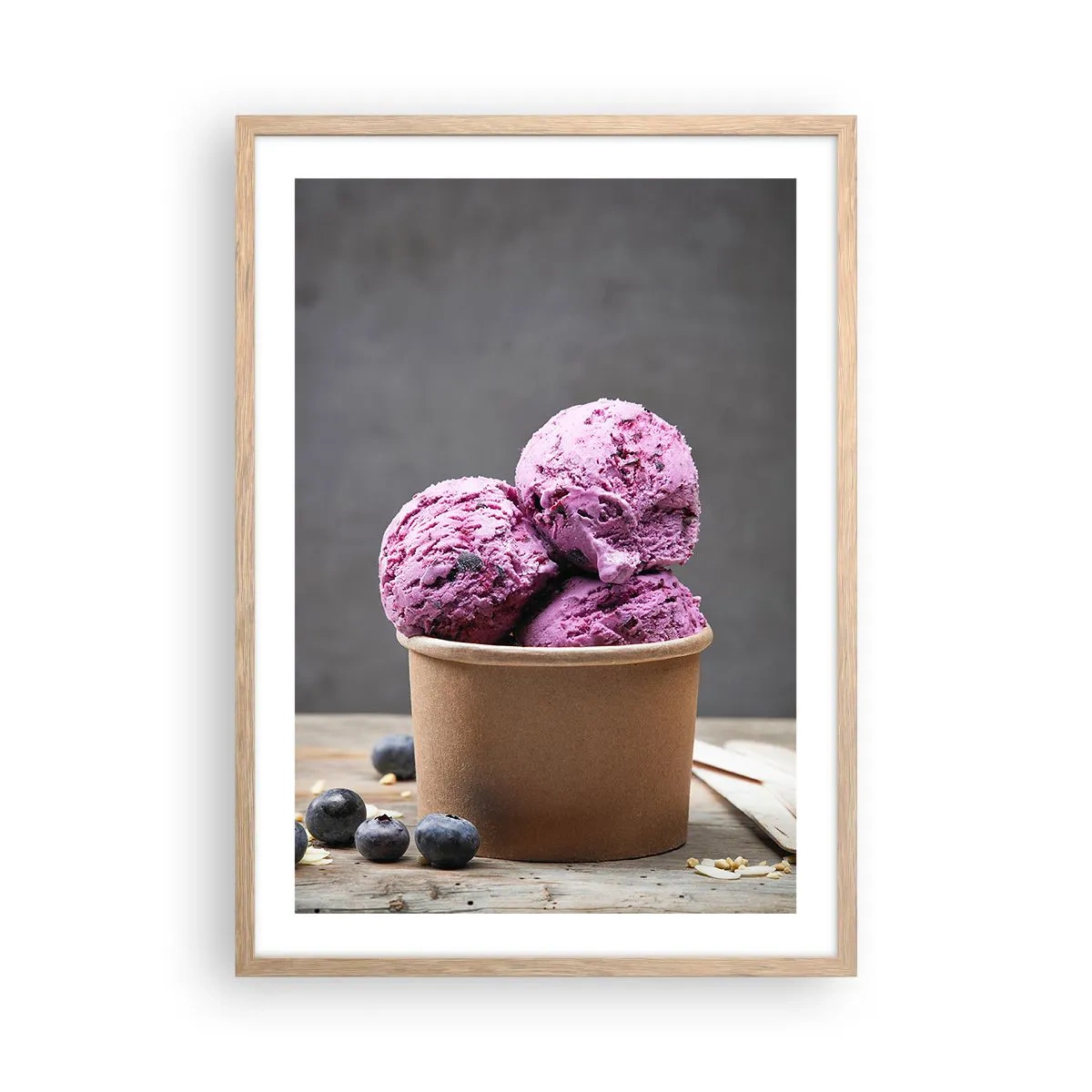 Plakat i ramme af lyst egetræ - Sødme og kølighed - 50x70 cm