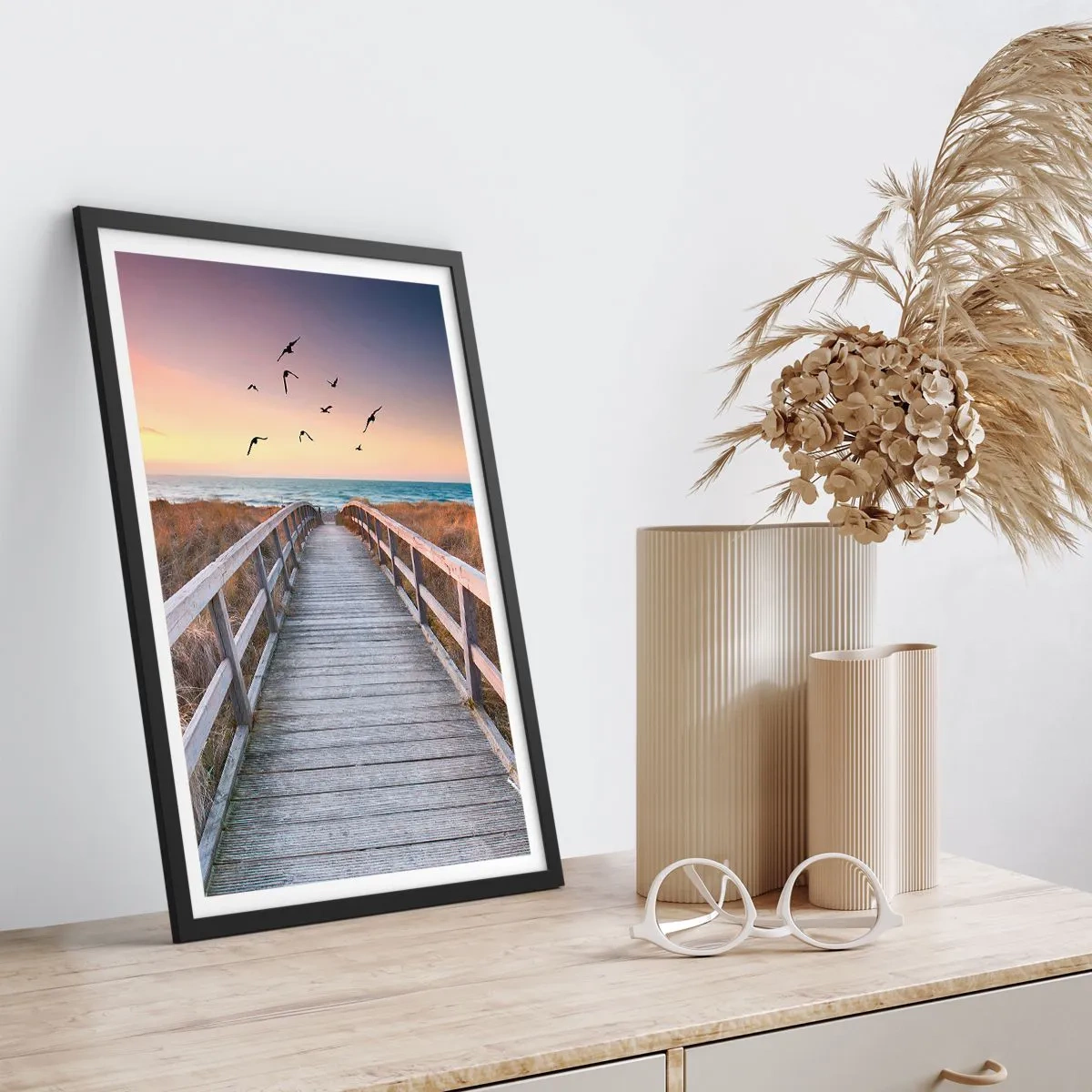 Plakat i sort ramme - Rummet med højder - 40x50 cm