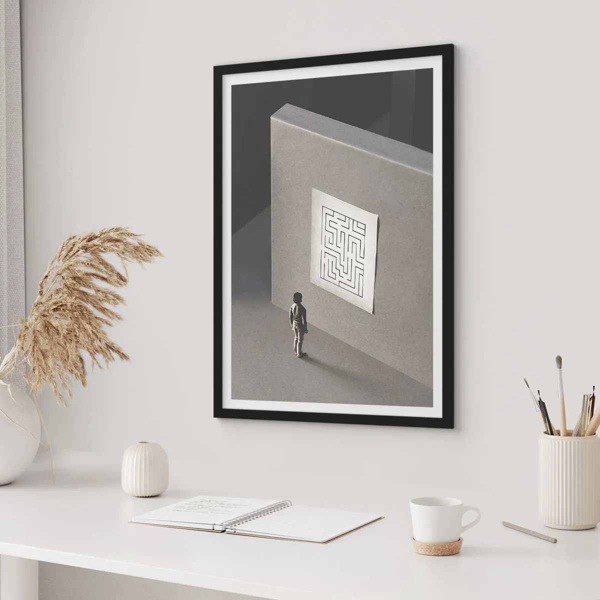 Plakat i sort ramme - En figur foran en minimalistisk labyrint - 50x70cm - Men hvor er jeg? - Moderne vægdekoration til stue og soveværelse ARTTOR