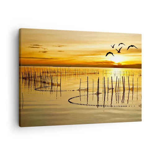 Lærredstryk - Billede på lærred - Solnedgang over vandet med fugle i flugt - 70x50cm - I fiskeriet - Moderne vægdekoration til stue og soveværelse ARTTOR