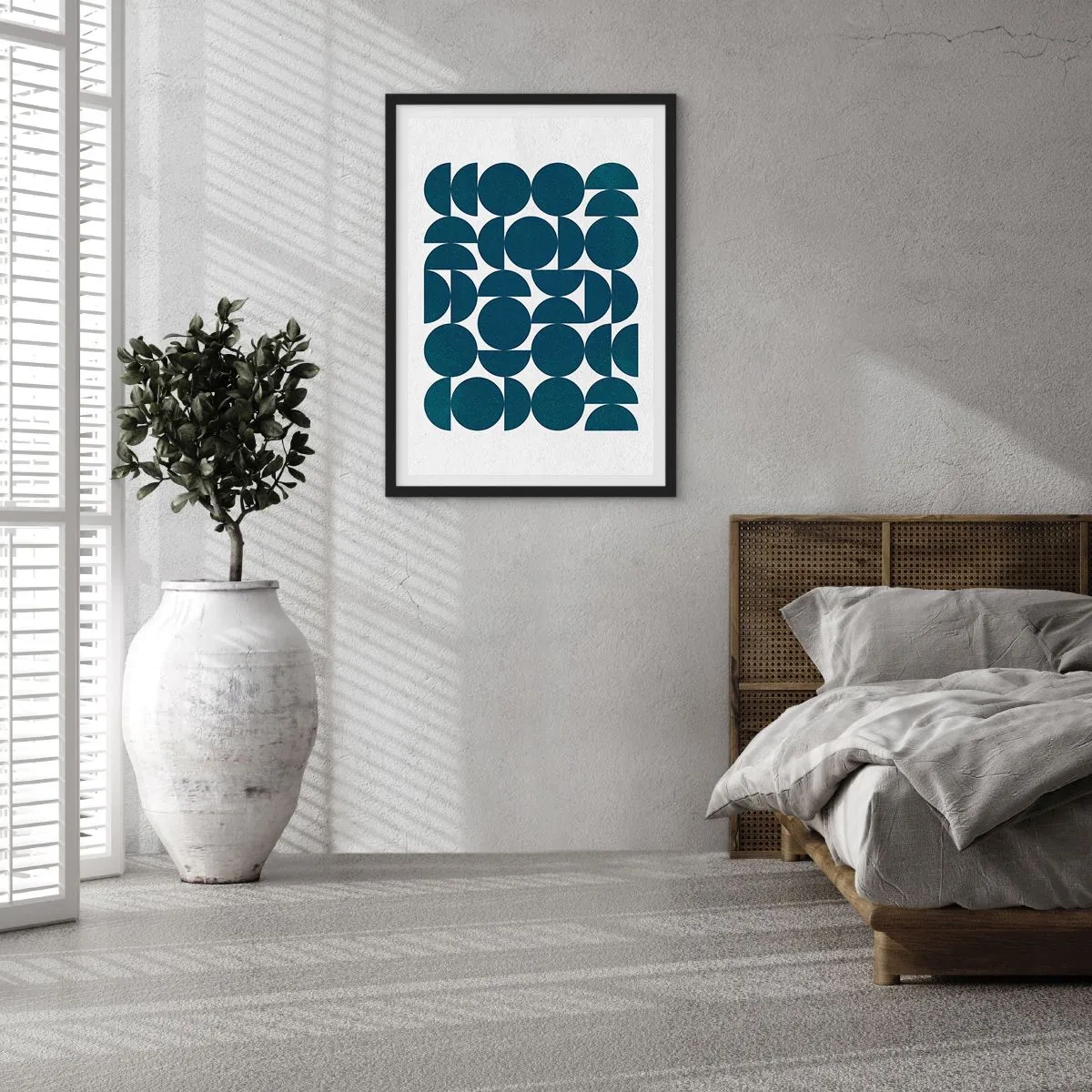 Plakat i sort ramme - Geometrisk komposition med blå cirkler - 50x70cm - Cirkler og halvcirkler - Moderne vægdekoration til stue og soveværelse ARTTOR