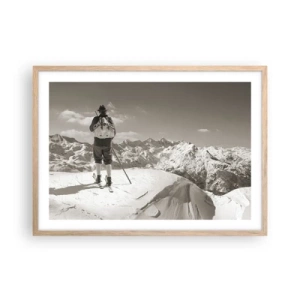 Plakat i ramme af lyst egetræ - Og bjergene er de samme - 70x50 cm