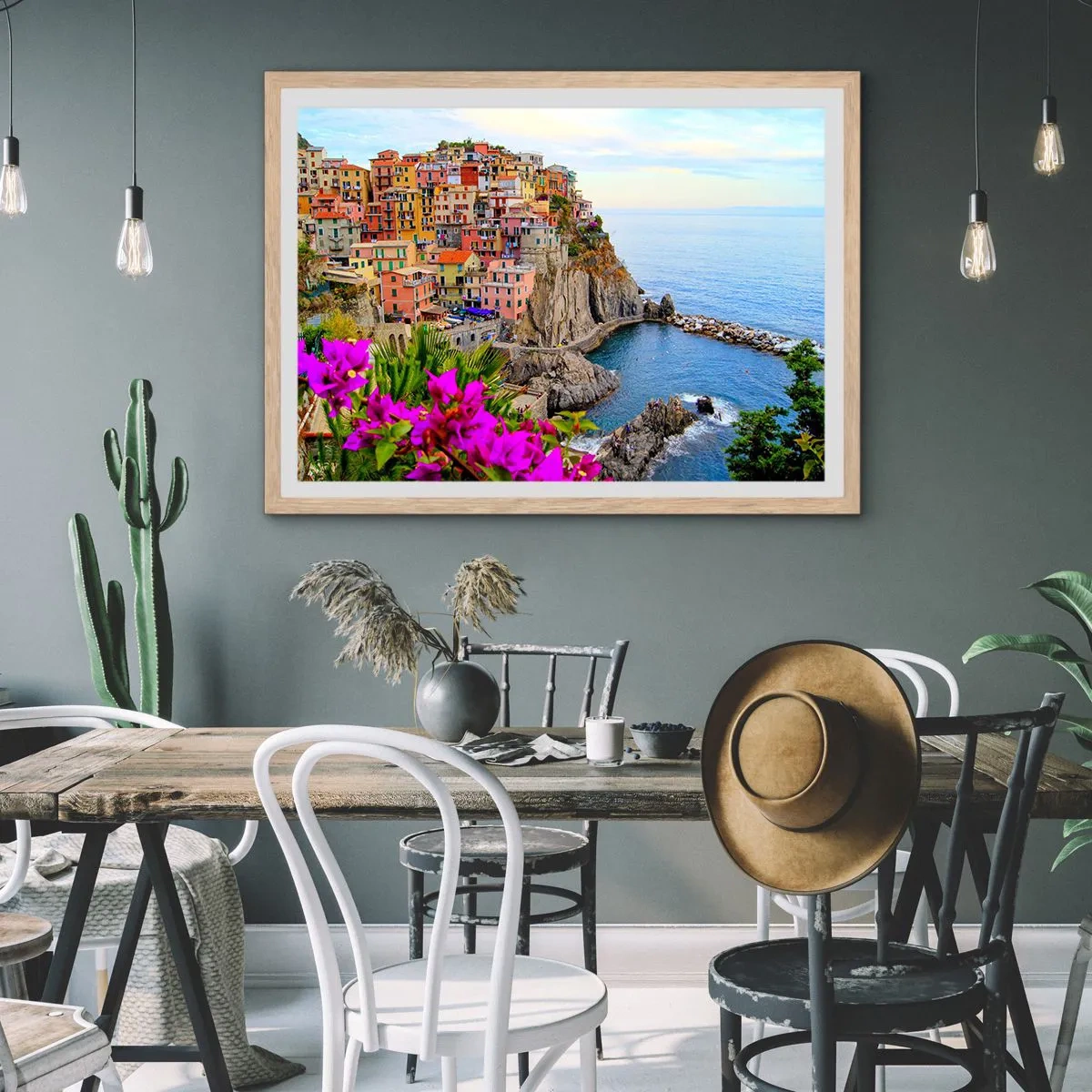 Plakat i ramme af lyst egetræ - En grinende by - 100x70 cm