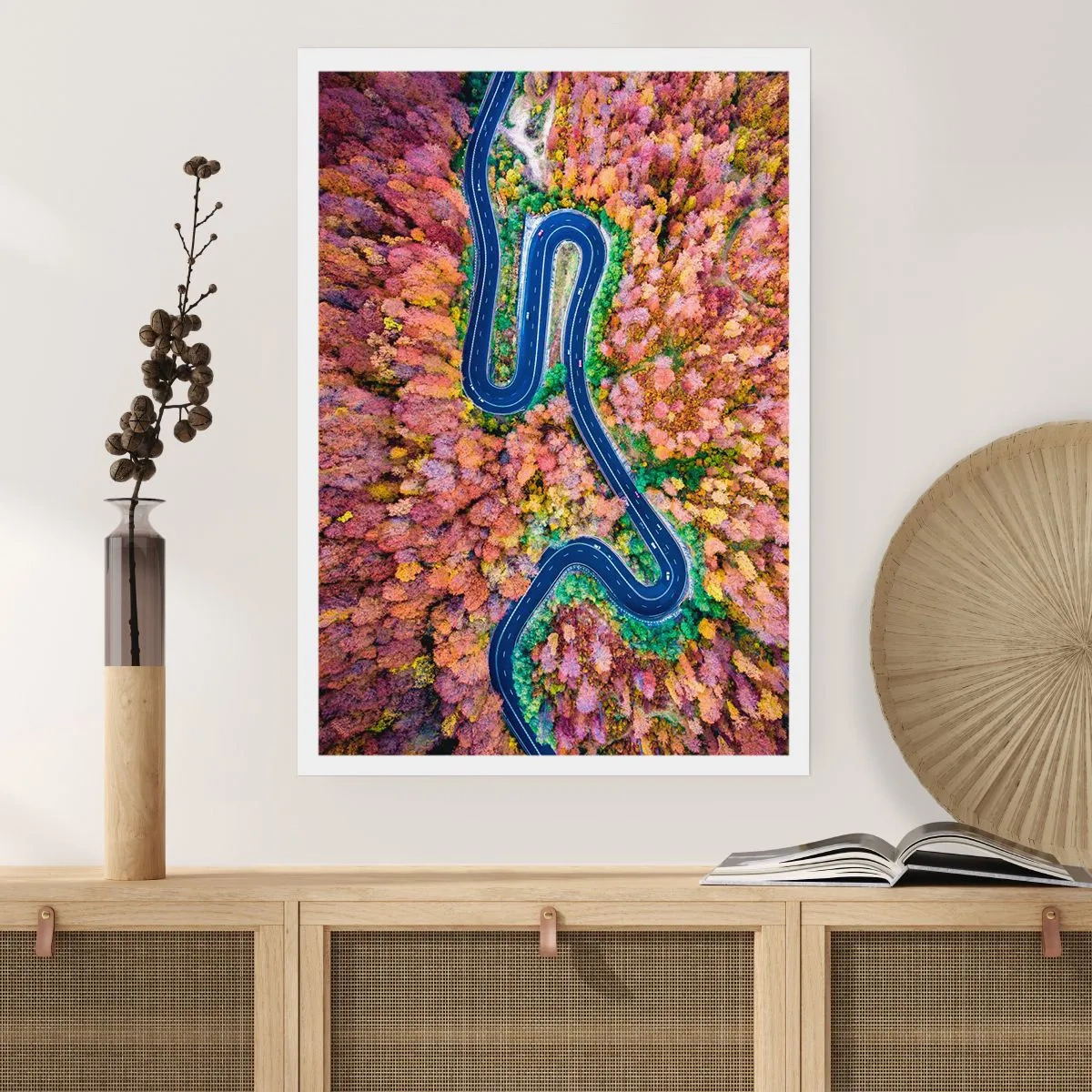 Plakat - En snoet vej gennem skoven - 70x100 cm