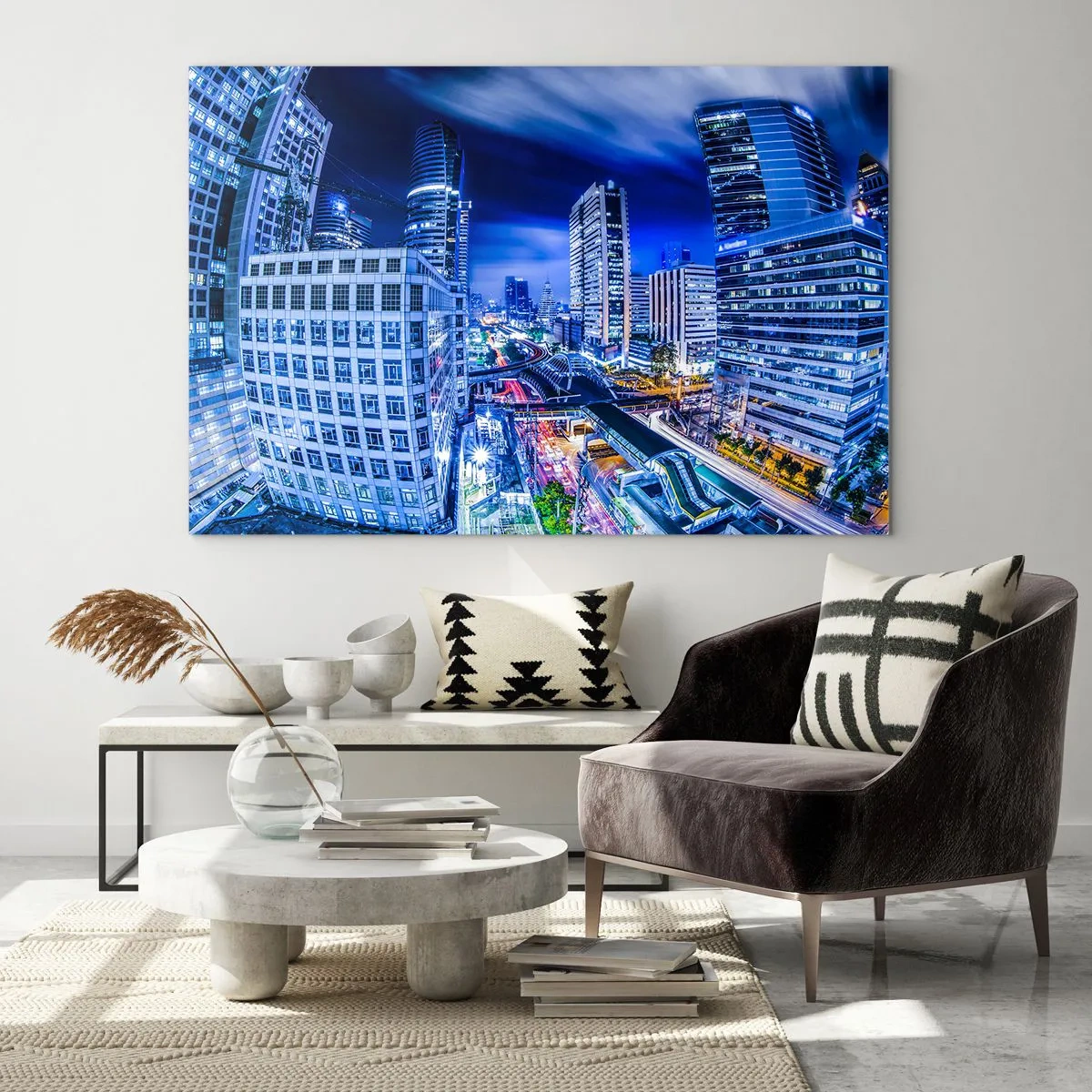 Billede på glas - Panorama af en moderne by om natten med klare lys - 70x50cm - Nattens rytmer i byen - Moderne vægdekoration til stue og soveværelse ARTTOR