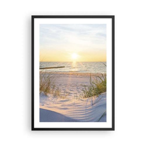 Plakat i sort ramme - Solnedgangsstrand med havudsigt - 50x70cm - Havet brummer, fuglene synger, en vild strand midt i græsset.... - Moderne vægdekoration til stue og soveværelse ARTTOR
