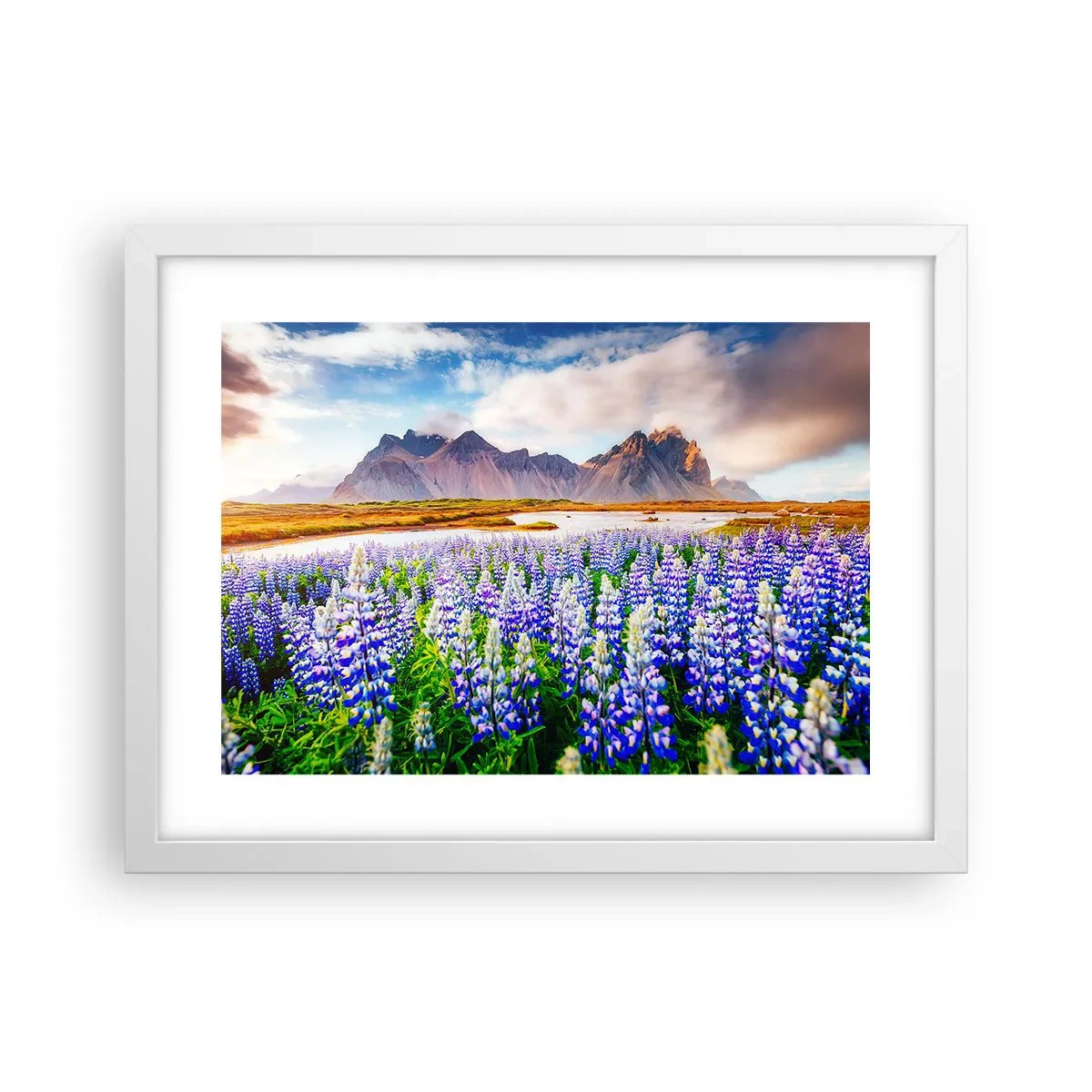 Plakat i hvid ramme - Styrke og strenghed ved siden af blidhed - 40x30 cm