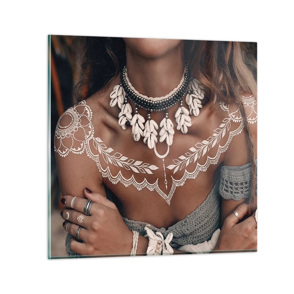 Billede på glas - Talismaner, ritualer om kvindelighed - 70x70 cm