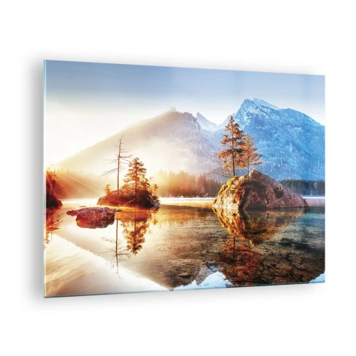 Billede på glas - Bjerglandskab om morgenen med træer og spejling i søen - 70x50cm - Naturen i et nyt lys - Moderne vægdekoration til stue og soveværelse ARTTOR
