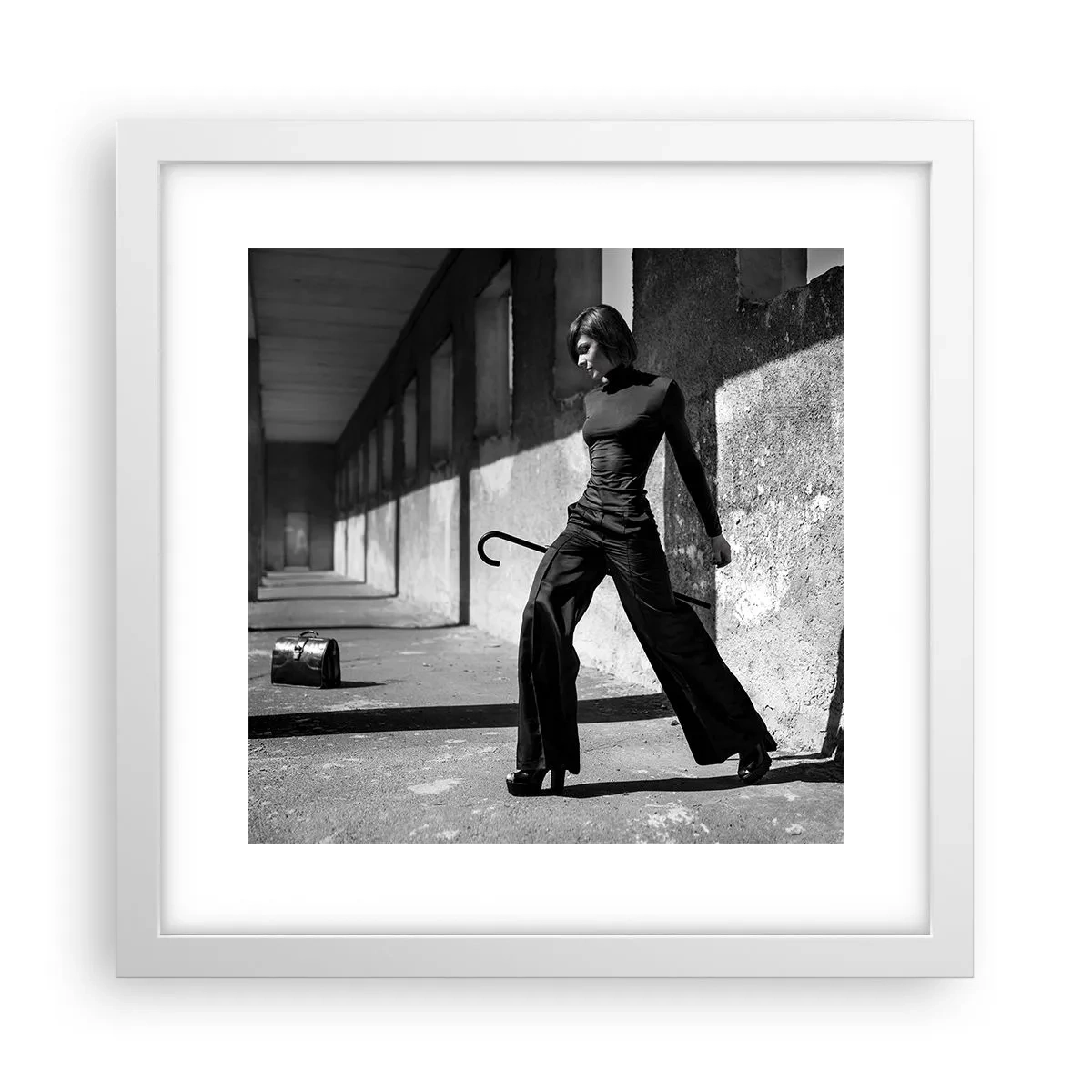 Plakat i hvid ramme - Byens elegance - 30x30 cm