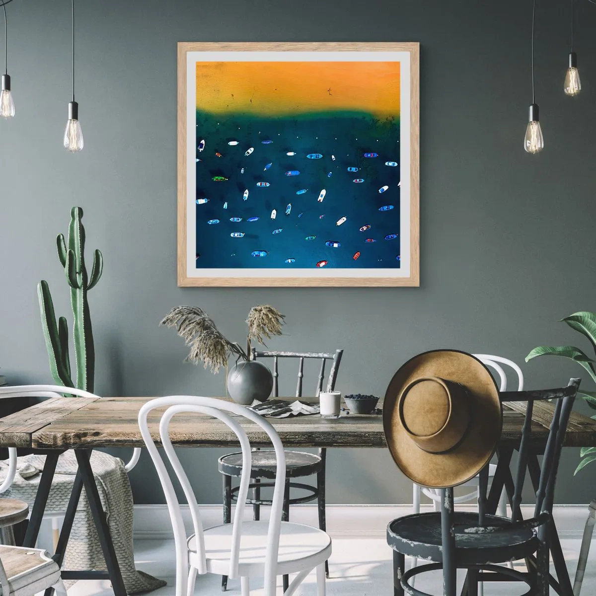 Plakat i ramme af lyst egetræ - En ferieleg - 50x50 cm