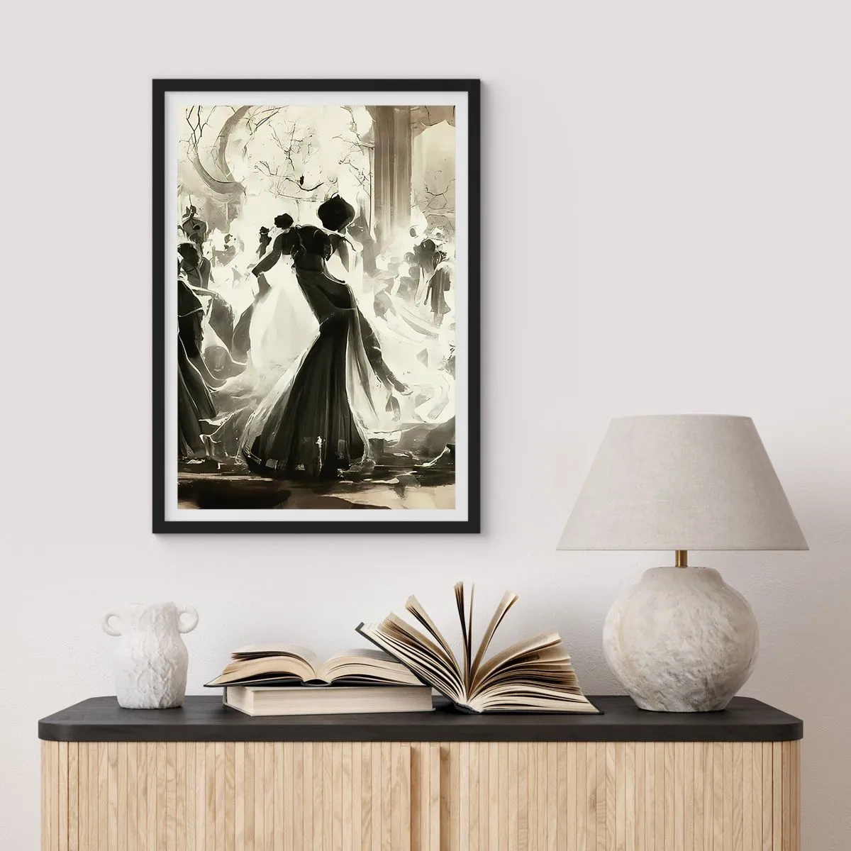 Plakat i sort ramme - En elegant bold i sort og hvid - 50x70cm - Den store maskerade - Moderne vægdekoration til stue og soveværelse ARTTOR
